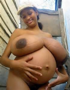 Femme enceinte noire coquine