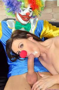 Folle femme nue baise un Clown MobilePornMovies Com