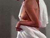 Cher en tenue et en exposant son beau cul et des seins/stblk