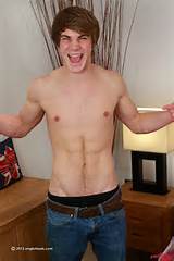 English Lads mignonne et coquine jeune chiot Archie pose nue