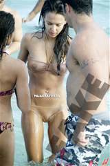 Jessica Alba Pajarracos presque nue est