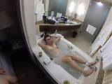 GoPro capture Mme exposÃ© dans hÃ´tel Bath Tub matures porno Photo