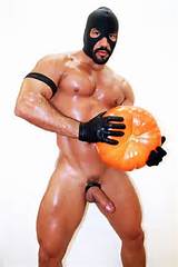 AthlÃ©tique barbu Big Dick Gay Happy Halloween chaude Pavel Petel Pornstar