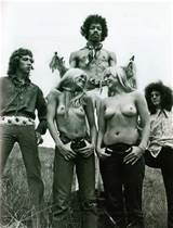 Rare photo de Jimmy Hendrix avec des filles nues Ã  Woodstock Photo