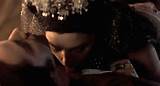 Monica Bellucci dÃ©voile ses gros seins belles en casquettes de film de cÃ©lÃ©britÃ©s