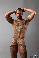 Hall de Gay Porn Stars Logan McCree tatouages partout