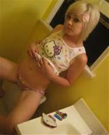 Cute Teen Blonde nue de Emo